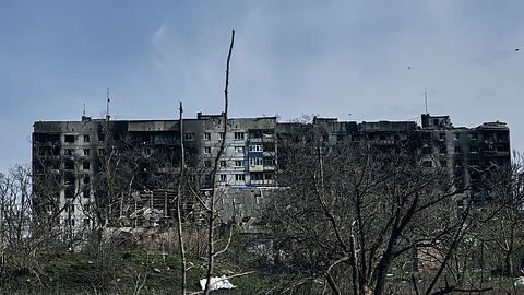 Zerstörtes Gebäude in der umkämpften Stadt Bachmut.