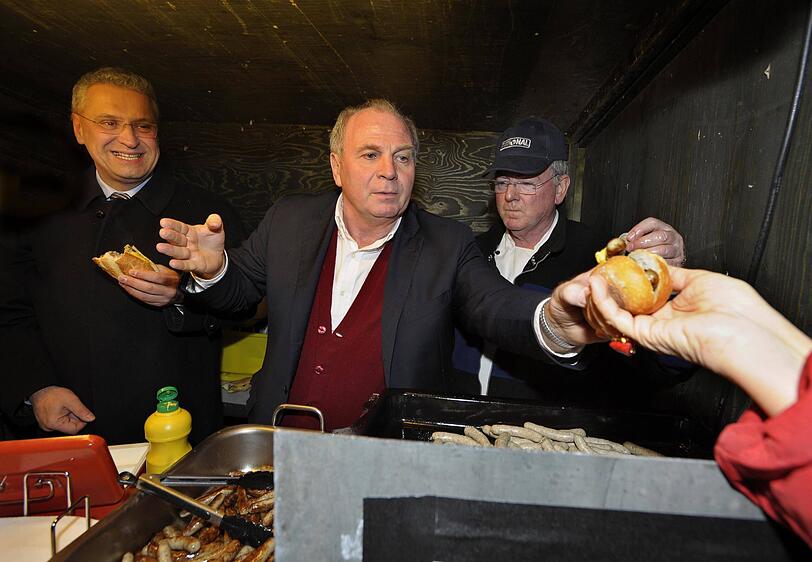 Baute ein Wurst-Imperium auf: Uli Hoeneß (M.). Baute ein Wurst-Imperium auf: Uli Hoeneß (M.).