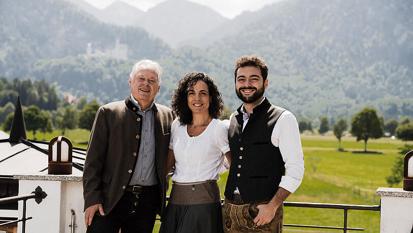 Die Hotel-Chefs: Erhard und Giselle Thurm mit Sohn Alexander.