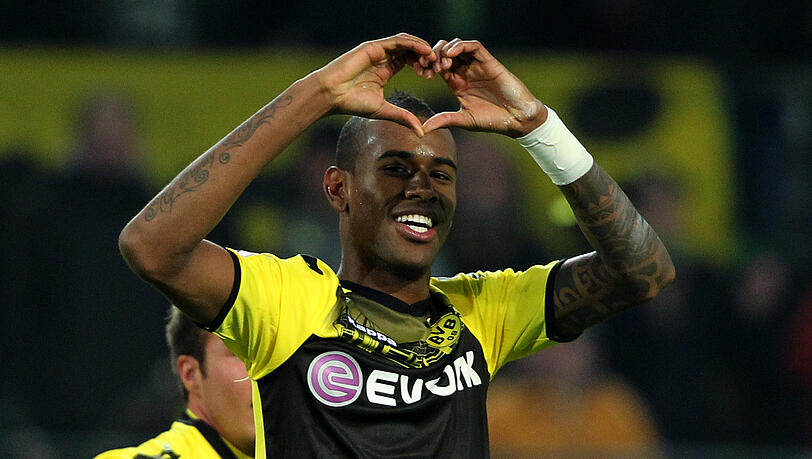 Der Dortmunder Felipe Santana jubelt über seinen Treffer zum 2:0 gegen Schalke. Der Dortmunder Felipe Santana jubelt über seinen Treffer zum 2:0 gegen Schalke.