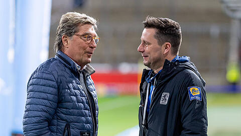 Stadionsprecher-Legende Stefan Schneider (l.) und sein Nachfolger Sebastian Schäch.