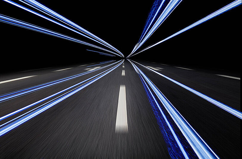 Mit über 100 km/h waren die beiden Fahrzeuge auf der Landshuter Allee unterwegs. (Symbolbild)