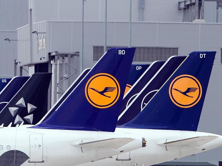 Nach dem Zusammenbruch des Luftverkehrs im März hatte Lufthansa automatische Erstattungsprozesse abgestellt und auf Einzelfallprüfungen bestanden.