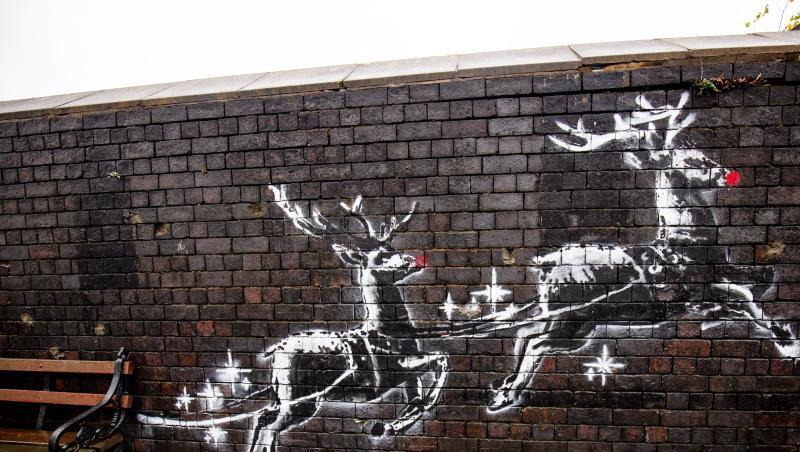 Banksy-Kunstwerk mit dem Titel "God Bless Birmingham" ("Gott segne Birmingham") auf einer Backsteinmauer. Banksy-Kunstwerk mit dem Titel "God Bless Birmingham" ("Gott segne Birmingham") auf einer Backsteinmauer.
