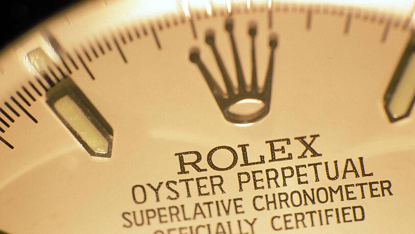 Die Polizei sucht Zeugen: Zwei Trickdiebe haben Rolex-Uhren erbeutet. (Symbolbild)