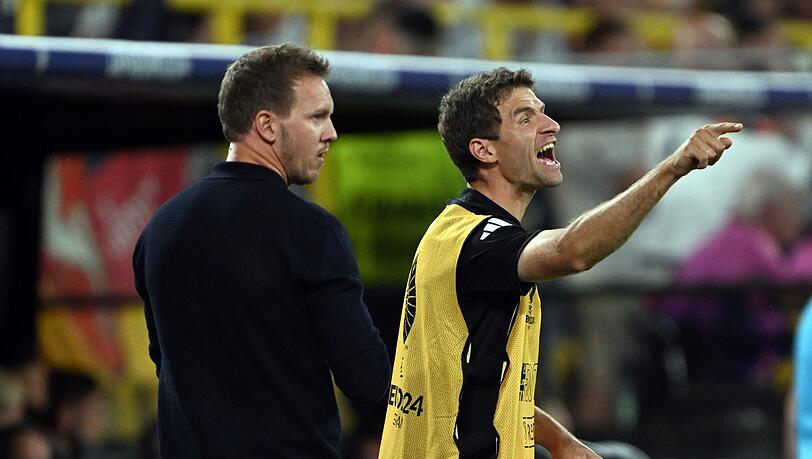 Julian Nagelsmann (l.) und Thomas Müller (r.) arbeiteten beim FC Bayern und beim DFB zusammen. (Archivbild)