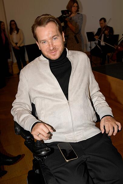 Trotz gebrochener Nase: Samuel Koch bei der Verleihung des Verfassungsordens im Maximilianeum in München.