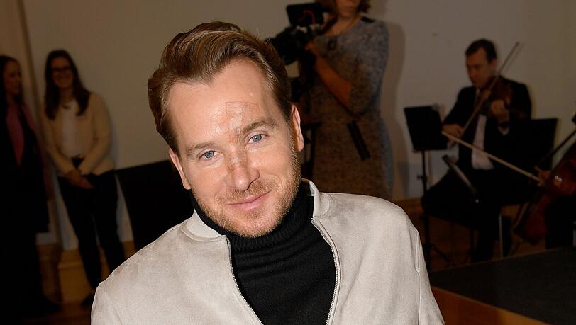 Trotz gebrochener Nase: Samuel Koch bei der Verleihung des Verfassungsordens im Maximilianeum in München. Trotz gebrochener Nase: Samuel Koch bei der Verleihung des Verfassungsordens im Maximilianeum in München.