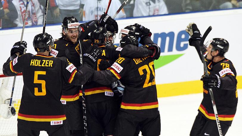 Können sie auch im WM-Viertelfinale gegen Schweden jubeln? Die deutschen Eishockey-Cracks.