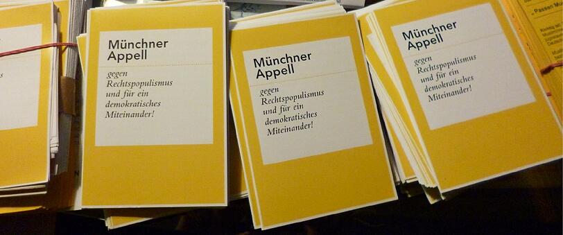 Die Flyer, die Jungpolitiker in der Stadt verteilen.