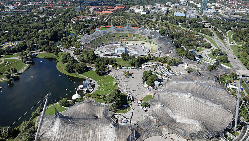Beeindruckend: der Blick vom Olympiaturm auf den Olympiapark. Beeindruckend: der Blick vom Olympiaturm auf den Olympiapark.