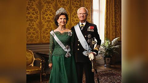 Die neuen Aufnahmen von K&ouml;nig Carl Gustaf und K&ouml;nigin Silvia entstanden auf Schloss Drottningholm.