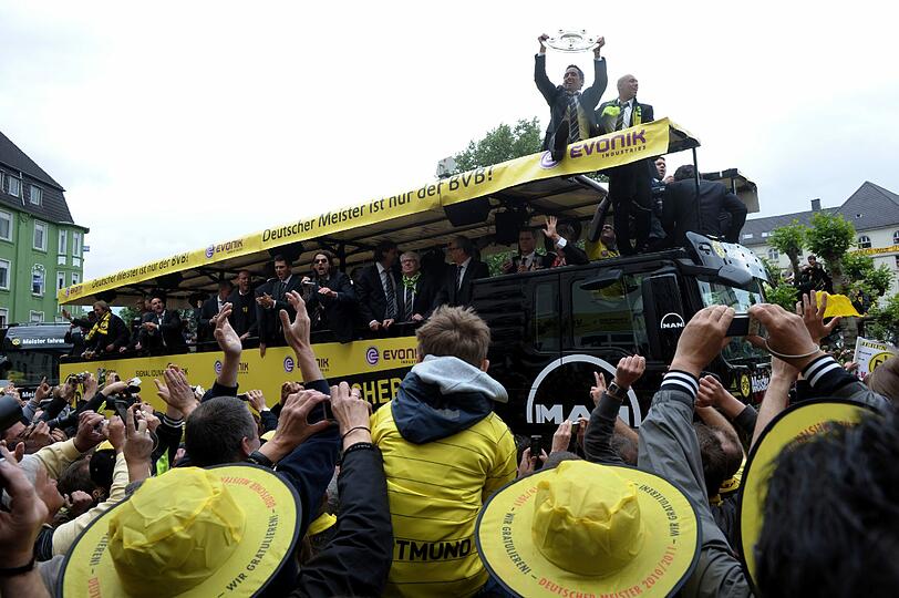 Dortmund stand Kopf: Am Sonntag feierte die Stadt den neuen Deutschen Meister. Freudentaumel in Schwarz-Gelb.