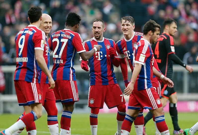 14. Februar - Höchster Sieg 2015: Gegen den abstiegsgefährdeten HSV fährt der FCB am 21. Spieltag den höchsten Pflichtspiel-Sieg des Jahres ein. 8:0 heißt es am Ende durch Treffer von Götze, Robben, Müller (je 2) sowie Ribéry und Lewandowski (je 1).