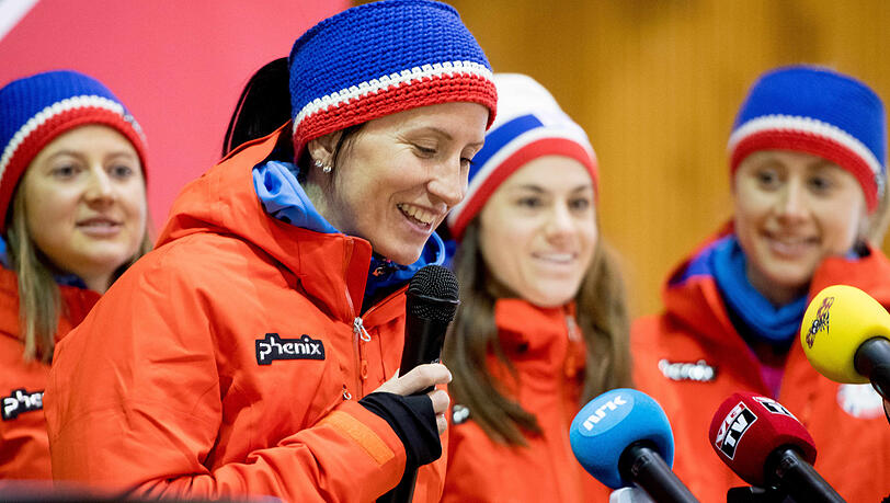 Gute Laune herrscht bei diesen Olympia-Sportlerinnen aus Norwegen. Gute Laune herrscht bei diesen Olympia-Sportlerinnen aus Norwegen.