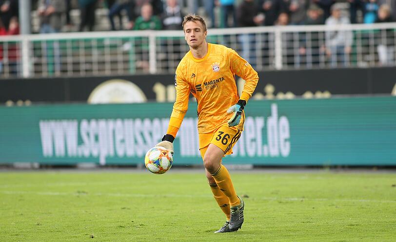 Christian Früchtl (19): Der gebürtige Niederbayer spielt seit 2014 bei Bayern und hat erst kürzlich seinen Vertrag bis 2022 verlängert. Offiziell gehört er schon seit 2017 zum Profikader, soll aber in der Dritten Liga Spielpraxis sammeln. Im Training konnte sich Früchtl schon viel von Manuel Neuer abschauen. Sollten die Bayern aber wirklich den Schalker Alexander Nübel verpflichten, würden Früchtls Chancen als Neuer-Nachfolger drastisch sinken.