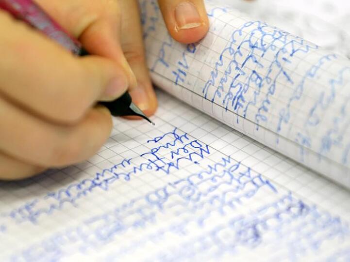 Laut einer aktuellen Studie können 6,2 Millionen Erwachsene in Deutschland nicht richtig Deutsch lesen und schreiben.