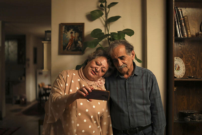 Seniorenliebe in Teheran: Lily Farhadpour und Esmail Mehrabi in "My favourite Cake".
