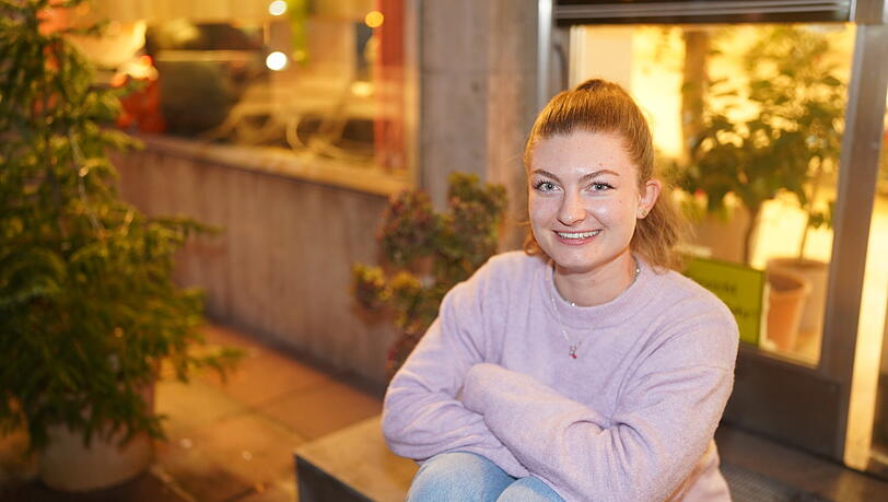 Theresa Haubs teilt ihre beiden Leidenschaften Bücher und Backen mit ihren Followern. Theresa Haubs teilt ihre beiden Leidenschaften Bücher und Backen mit ihren Followern.