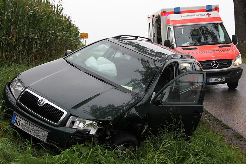Crash mit Traktor: Die Bilder.