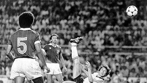 Jahrhunderttor: Klaus Fischer 1982 gegen Frakreich Jahrhunderttor: Klaus Fischer 1982 gegen Frakreich