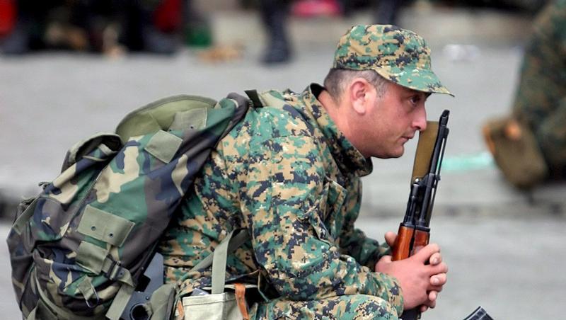 Ein Reservist in Georgiens Hauptstadt Tiflis. Ein Reservist in Georgiens Hauptstadt Tiflis.