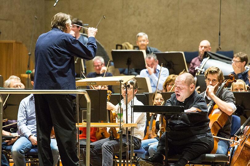 Mariss Jansons mit Thomas Quasthoff und dem Symphonieorchester des Bayerischen Rundfunks bei einer Probe im Herkulesssaal.