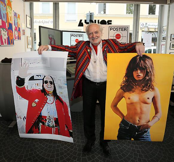 Damals und heute: Ein Poster von Uschi Obermaier (r) aus den 70ern und ein moderner Pop-Art-Print von Isar-Indiander Willy Michl.