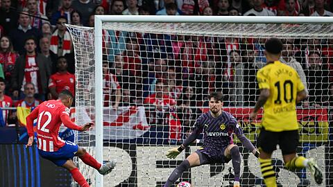 Atl&eacute;tico Samuel Lino (l) erh&ouml;hte auf 2:0.