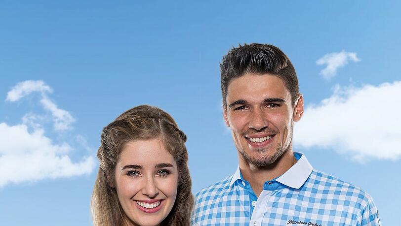 Das Löwen-Wiesn-Madl Isabell und Christoph Schindler präsentieren das neue Wiesn-Trikot. Das Löwen-Wiesn-Madl Isabell und Christoph Schindler präsentieren das neue Wiesn-Trikot.