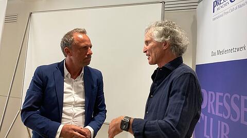 Extremkletterer Stefan Glowacz spricht mit Umweltminister Thorsten Glauber (Freie Wähler) über die Folgen des Klimawandels.