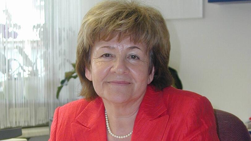 Claudia Langer (62): Sie leitet Bayerns innovativste weiterführende Schule, das Gymnasium in Oettingen. Claudia Langer (62): Sie leitet Bayerns innovativste weiterführende Schule, das Gymnasium in Oettingen.