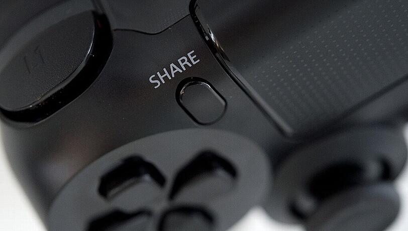 Video auf Knopfdruck: Mit dem Share-Button können Besitzer der Playstation 4 aufzeichnen, was in ihren Spielen passiert. Video auf Knopfdruck: Mit dem Share-Button können Besitzer der Playstation 4 aufzeichnen, was in ihren Spielen passiert.