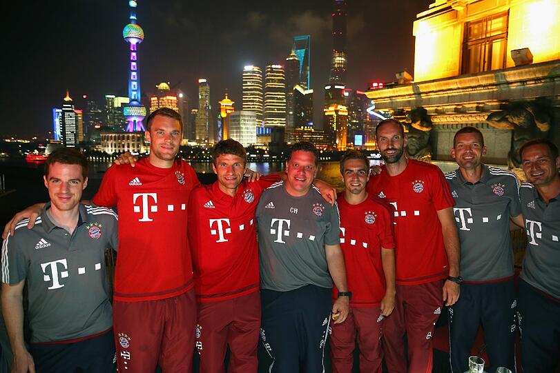 Die Bayern-Stars haben Spaß - über den Dächern von Shanghai. Die Bilder der AUDI Night