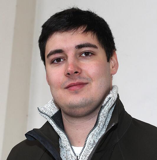 Christoph Lahl, 23, Lehramt: "Studiengebühren &ndash; ja oder nein? Ich sage: Jein! Denn: An der TU merkt man von seinem Geld viel. An der LMU zahl ich aber schon für meinen Seminar-Reader. Die Gebühren sollten zudem gestaffelt werden, Reiche zahlen mehr, Arme weniger. Außerdem muss die Verwendung transparenter gestaltet werden."