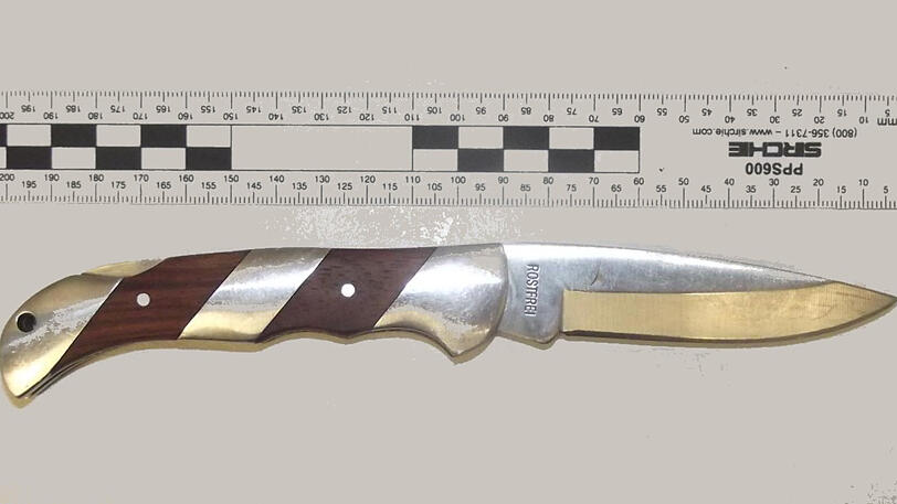 Mit diesem Messer hantierte der Mann vor Fahrgästen in der S-Bahn.