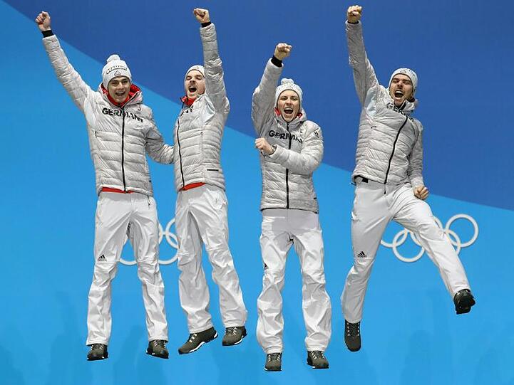 Vinzenz Geiger, Fabian Rießle, Eric Frenzel und Johannes Rydzek (l-r) wollen diese Saison auch wieder jubeln.