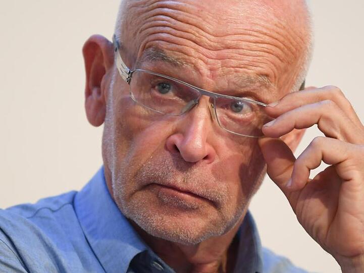 Enthüllungsjournalist Günter Wallraff sieht in der Enthüllung einen "gelungenen Coup" - Stefan Brink, Datenschutzbeauftragter in Baden-Württemberg nennt die Veröffentlichung eine "kriminelle Tat".
