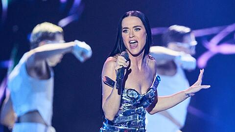 Katy Perry trat 2025 bei der Benefiz-Konzertreihe "Gala des Pi&egrave;ces Jaunes" in Paris auf.