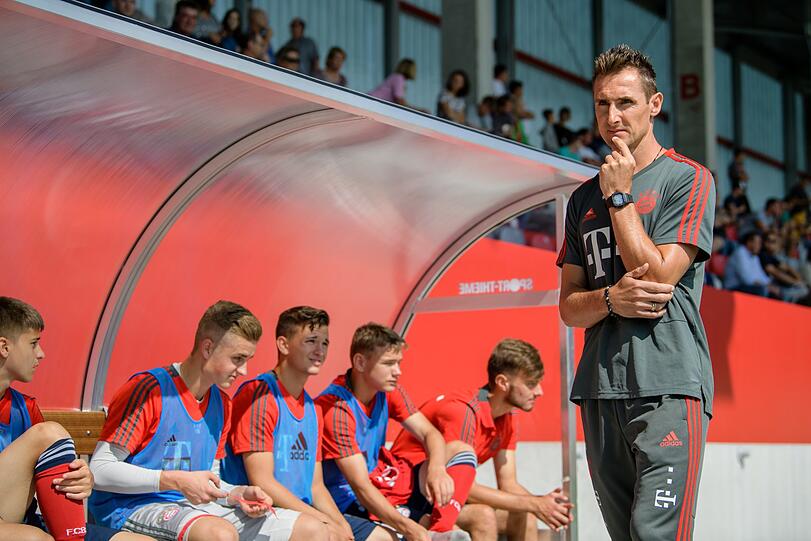 Ein Weltstar auf der Trainerbank: Miroslav Klose trainiert aktuell die U17 des FC Bayern