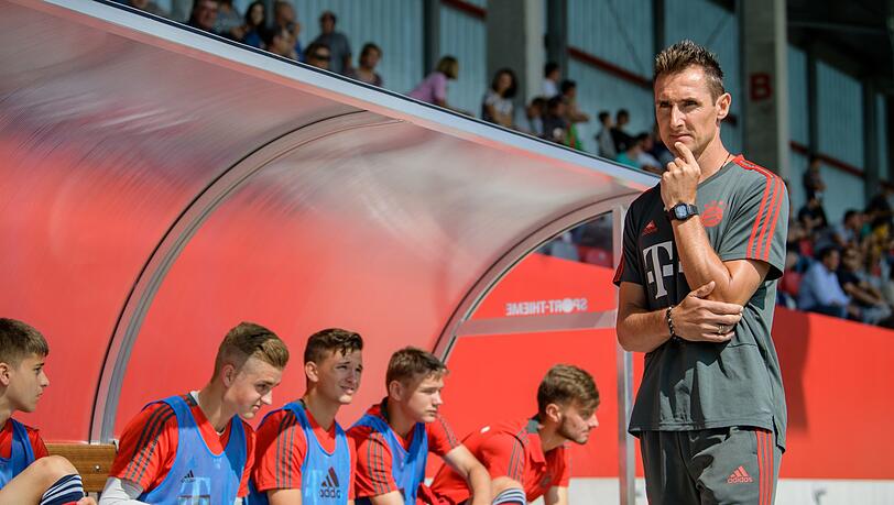 Ein Weltstar auf der Trainerbank: Miroslav Klose trainiert aktuell die U17 des FC Bayern Ein Weltstar auf der Trainerbank: Miroslav Klose trainiert aktuell die U17 des FC Bayern