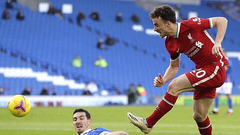 Diogo Jota (r) erzielte den Führungstreffer für den FC Liverpool bei Brighton & Hove Albion.