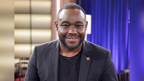 Nelson Müller muss im "ZDF-Fernsehgarten" so einiges mitmachen.