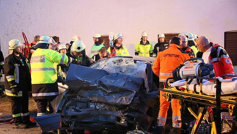 Schrecklicher Unfall in Lanzing. Schrecklicher Unfall in Lanzing.