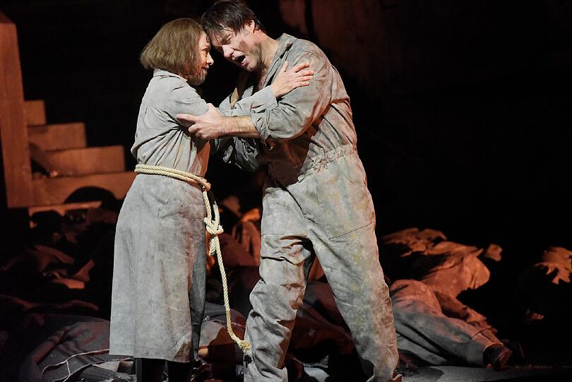 "Lady Macbeth von Mzensk" im Großen Festspielhaus.