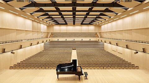 Schlicht aber elegant präsentiert sich der Konzertsaal der Tonhalle Maag.