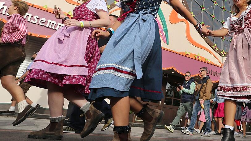 Wegen eines sexuellen Übergriffs auf eine 34-jährige Wiesnbesucherin, ist ein Mann zu einer Geldstrafe verurteilt worden (Symbolbild).