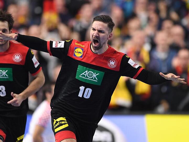 Fabian Wiede hebt ab. Er traf sechsmal gegen Kroatien.