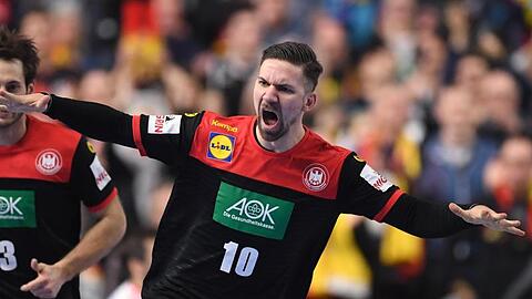 Fabian Wiede hebt ab. Er traf sechsmal gegen Kroatien.