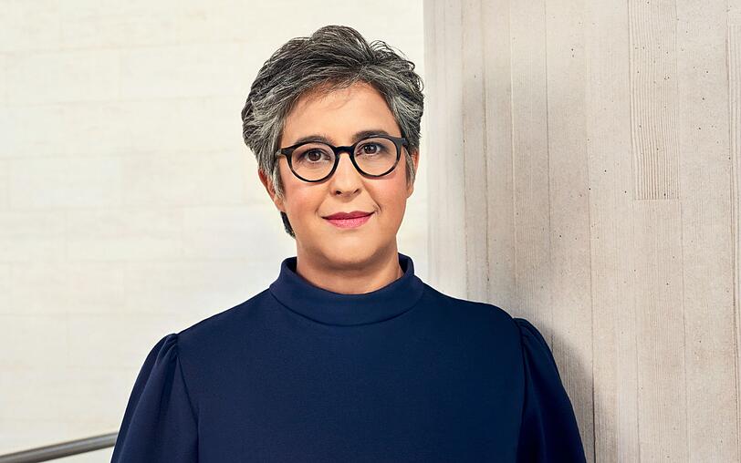 Shakuntala Banerjee moderiert den frühen Wahlabend bis zu den "heute"-Nachrichten im ZDF. Shakuntala Banerjee moderiert den frühen Wahlabend bis zu den "heute"-Nachrichten im ZDF.
